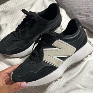 New Balance 327